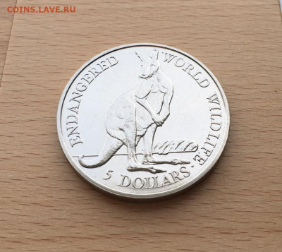 Крона Шайба Острова Кука 5$ долларов 1990 Красный кенгуру - krona_shajba_ostrova_kuka_5_dollarov_1990_krasnyj_kenguru_vymirajushchie_vidy_fauna_zhivotnye (4)
