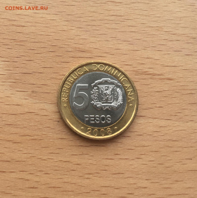 биметалл Доминикана 5 песо 2008 - IMG_2627.JPG