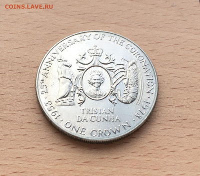 Крона Шайба Тристан да Кунья 1 крона 1978 25 лет коронации - krona_shajba_tristan_da_kunja_1_krona_1978_25_let_koronacii_elizavety_ii_krevetka_byk_fauna (2)