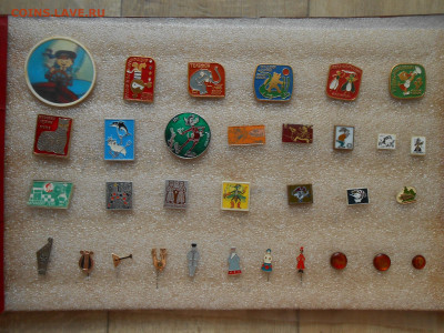 Альбом (Уралвагонзавод) со значками (394 шт) до 24.08 22:00 - 10 (32 шт).JPG