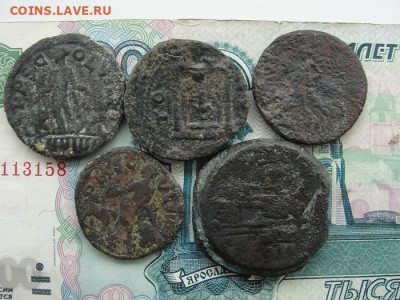 горстка подуставших античных монет, в т. ч. крупных - 5