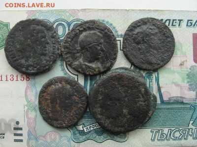 горстка подуставших античных монет, в т. ч. крупных - 4