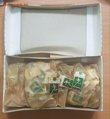 Продам значки 3 разряд (бег), 100шт (коробка), новые - IMG_3137-01-09-20-12-54.JPG