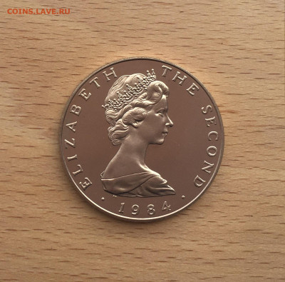 Крона Шайба Остров Мэн 5 фунтов 1984 Рыцарь Proof Пруф - IMG_5954.JPG