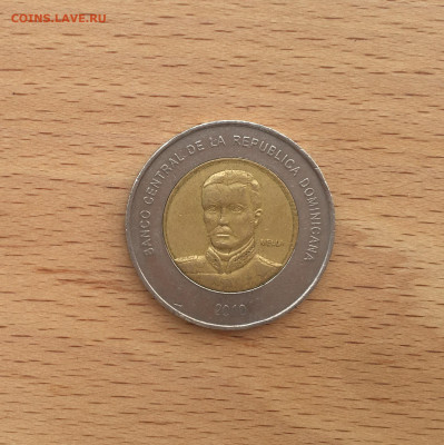 Биметалл Доминикана 10 песо 2010 - IMG_6800.JPG