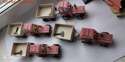 игрушки. 4 трактора с ключиками.  до 29.10. - 32084481