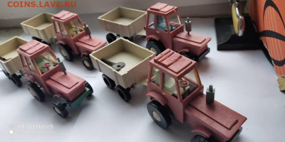 игрушки. 4 трактора с ключиками.  до 29.10. - 32084480