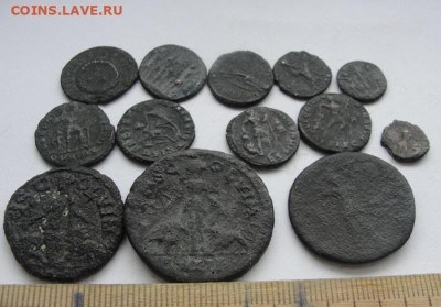 Несколько позднеримских монет разной сохранности - 1.4