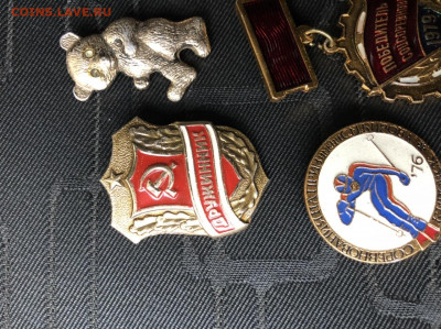 Солянка значков с рубля. - 9368C8F7-EAB3-4C11-9011-778D781A0777