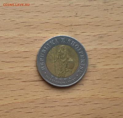 биметалл Албания 100 лек 2000 - IMG_8446.JPG