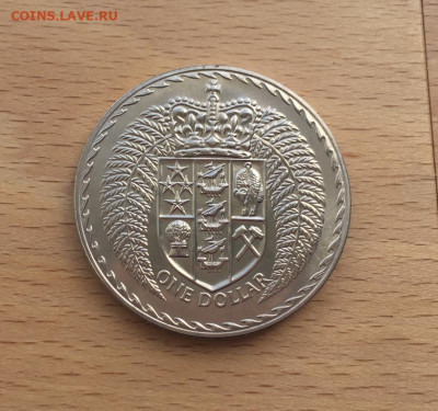 Крона Шайба Новая Зеландия 1$ доллар 1972 Герб - krona_shajba_novaja_zelandija_1_dollar_1972_gerb