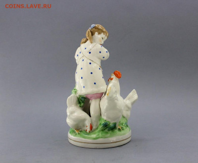 Фарфоровая статуэтка ,Девочка кормит кур, Дулево 59г.с 200 р - IMG_7104.JPG