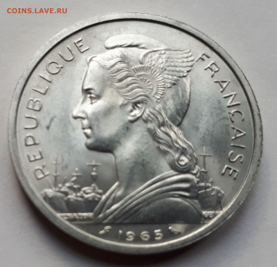 Французское Сомали 5 франков 1965 г. Тираж - 200 000. UNC - 4
