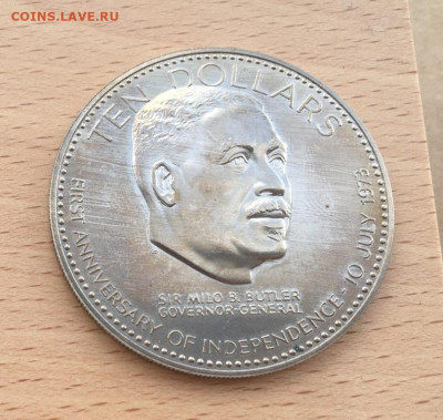 Крона Шайба Багамские острова 10$ долларов 1974 50мм Cu-Ni - krona_shajba_bagamskie_ostrova_10_dollarov_1974_bagamy_1_j_god_nezavisimosti_diametr_50_mm_cu_ni (2)