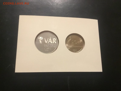 Медаль 100 лет VÅR bank в подарочном буклете - EF240D0C-11BF-44C6-A565-AE48B55B1F58