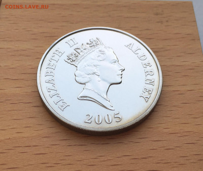 Крона Шайба Олдерни 5 фунтов 2005 Трафальгарская битва - IMG_2224.JPG