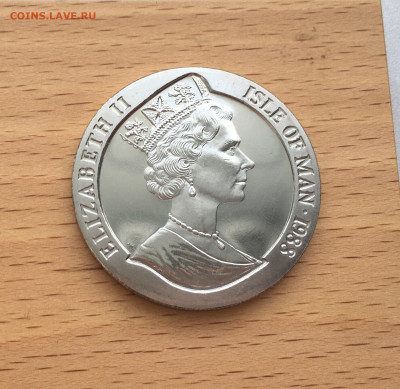 Крона Шайба Остров Мэн 1 крона 1988 попугай Какаду - IMG_2368.JPG