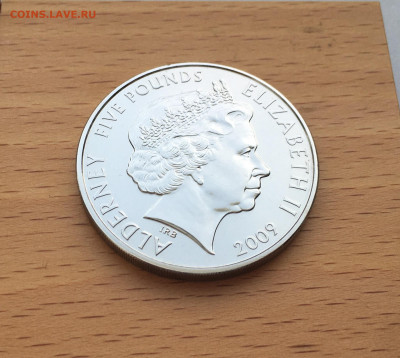 Крона Шайба Олдерни 5 фунтов 2009 50 лет выпуска Мини авто - IMG_2399.JPG