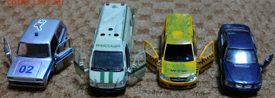 4 модели машин 1:43  с 1 руб - SAM_8922.JPG