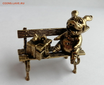 ФИГУРКА СВИНКА С ПОДАРКОМ ЛАТУНЬ - IMG_20201023_124644+