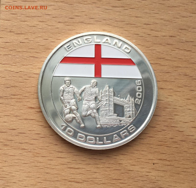 Крона Шайба Либерия 5$ долларов 2005 футбол Англия - IMG_2823.JPG