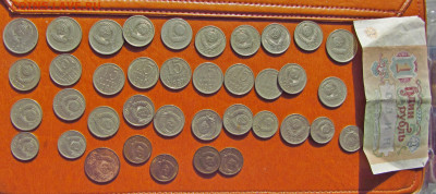 С рубля. 20-15-10 СССР и 1 хруст. до 5.3. в 22.35. - 2