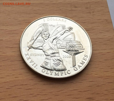 Крона Шайба Либерия 5$ долларов 2000 Летние Олимпийские Игры - krona_shajba_liberija_5_dollarov_2000_letnie_olimpijskie_igry_sidnej_metanie_kopja_sport_olimpiada (2)