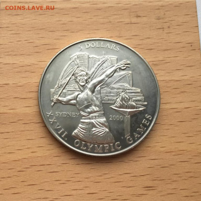Крона Шайба Либерия 5$ долларов 2000 Летние Олимпийские Игры - krona_shajba_liberija_5_dollarov_2000_letnie_olimpijskie_igry_sidnej_metanie_kopja_sport_olimpiada