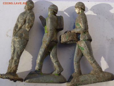 Солдатики 3 шт,4 поломаный. - ч1