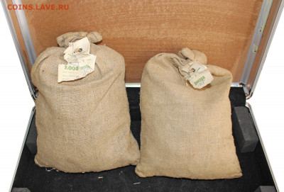 мешки по 2000 динар Югославия с пломбами - 112