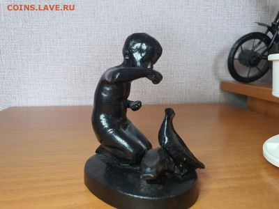 Мальчик кормит голубей. Касли,1981 год 16.04.21 22:00 МСК - 20210413_122912