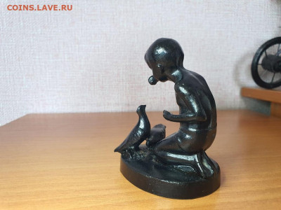 Мальчик кормит голубей. Касли,1981 год 16.04.21 22:00 МСК - 20210413_122857