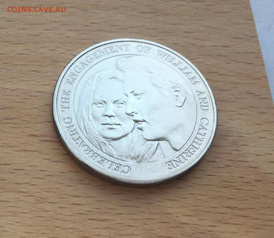 Крона Шайба Олдерни 5 фунтов 2010 Помолвка Принца Уильяма - IMG_4063.JPG