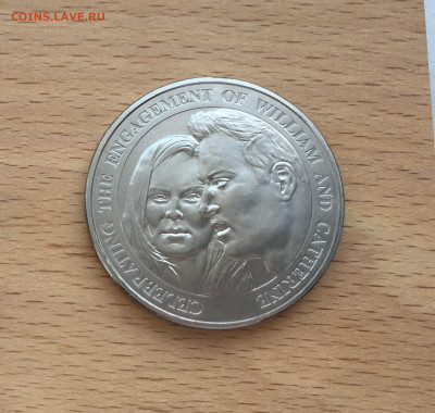 Крона Шайба Олдерни 5 фунтов 2010 Помолвка Принца Уильяма - IMG_4060.JPG