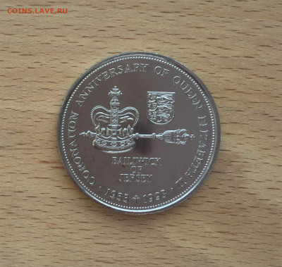 Крона Шайба Джерси 2 фунта 1993 40 лет коронации Королевы - IMG_4412.JPG