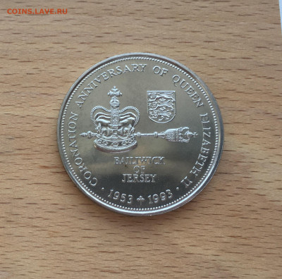 Крона Шайба Джерси 2 фунта 1993 40 лет коронации Королевы - IMG_4415.JPG