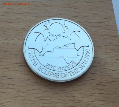 Крона Шайба Олдерни 5 фунтов 1999 Полное солнечное затмение - IMG_4458.JPG