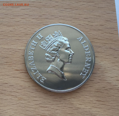 Крона Шайба Олдерни 5 фунтов 1999 Полное солнечное затмение - IMG_4462.JPG