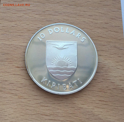 Крона Шайба Кирибати 10$ долларов 1984 Независимость Пруф - IMG_4649.JPG