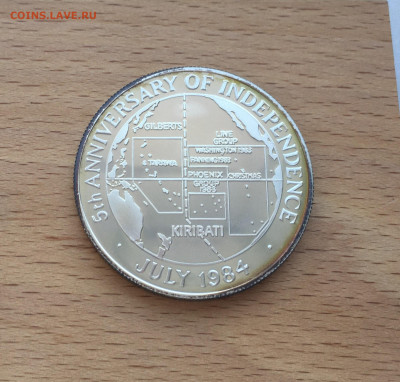 Крона Шайба Кирибати 10$ долларов 1984 Независимость Пруф - IMG_4657.JPG