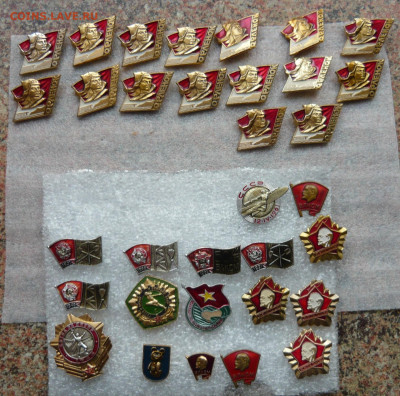 Значки разные.Фикс.цена по 50р.До 23.04.21 - P1070821.JPG