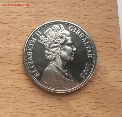Крона Шайба Гибралтар 1 крона 2005 Орден Подвязки - IMG_4757.JPG