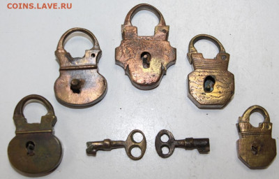 5 латунных замков ( 1 с клеймом) и 2 ключа- 28.04.21 в 22.00 - 16,05,19 001
