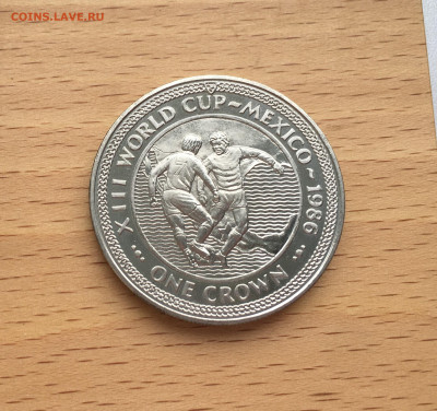 Крона Шайба Остров Мэн 1 крона 1986 Чемпионат мира отбор мяч - IMG_5545.JPG