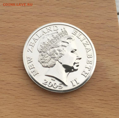 Крона Шайба Новая Зеландия 5$ долларов 2005 Пингвин - krona_shajba_novaja_zelandija_5_dollarov_2005_tolstokljuvyj_pingvin_unc_ptica_fauna_tirazh_4000_redkaja (5)