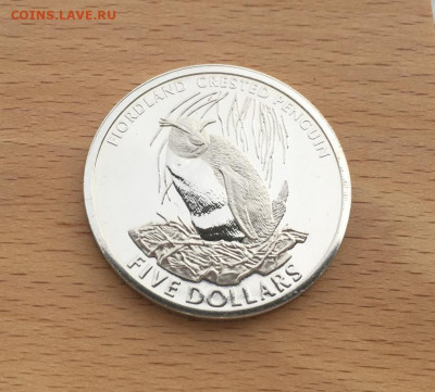 Крона Шайба Новая Зеландия 5$ долларов 2005 Пингвин - krona_shajba_novaja_zelandija_5_dollarov_2005_tolstokljuvyj_pingvin_unc_ptica_fauna_tirazh_4000_redkaja (4)