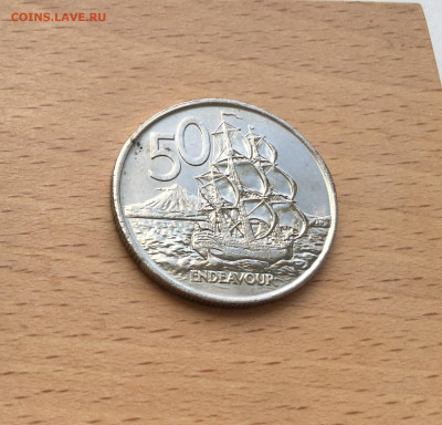 Новая Зеландия 50 центов 1975 Корабль Джеймса Кука Индевор E - IMG_6871.JPG