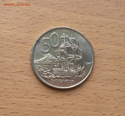 Новая Зеландия 50 центов 1975 Корабль Джеймса Кука Индевор E - IMG_6868.JPG