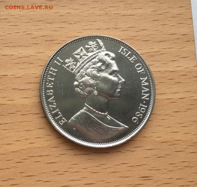 Крона Шайба Остров Мэн 1 крона 1986 Чемпионат мира Футбол - krona_shajba_ostrov_men_1_krona_1986_chempionat_mira_futbol_meksika_flagi_sport (1)