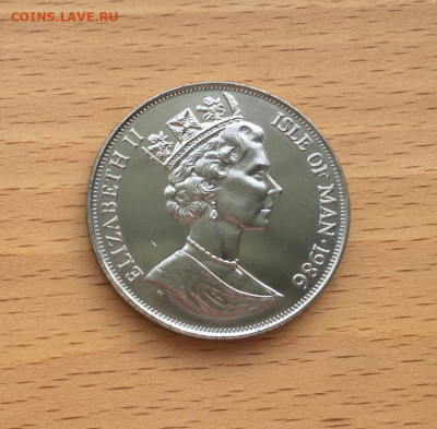 Крона Шайба Остров Мэн 1 крона 1986 Чемпионат мира вратарь - krona_shajba_ostrov_men_1_krona_1986_chempionat_mira_futbol_meksika_vratar_gol_futbol_sport (1)